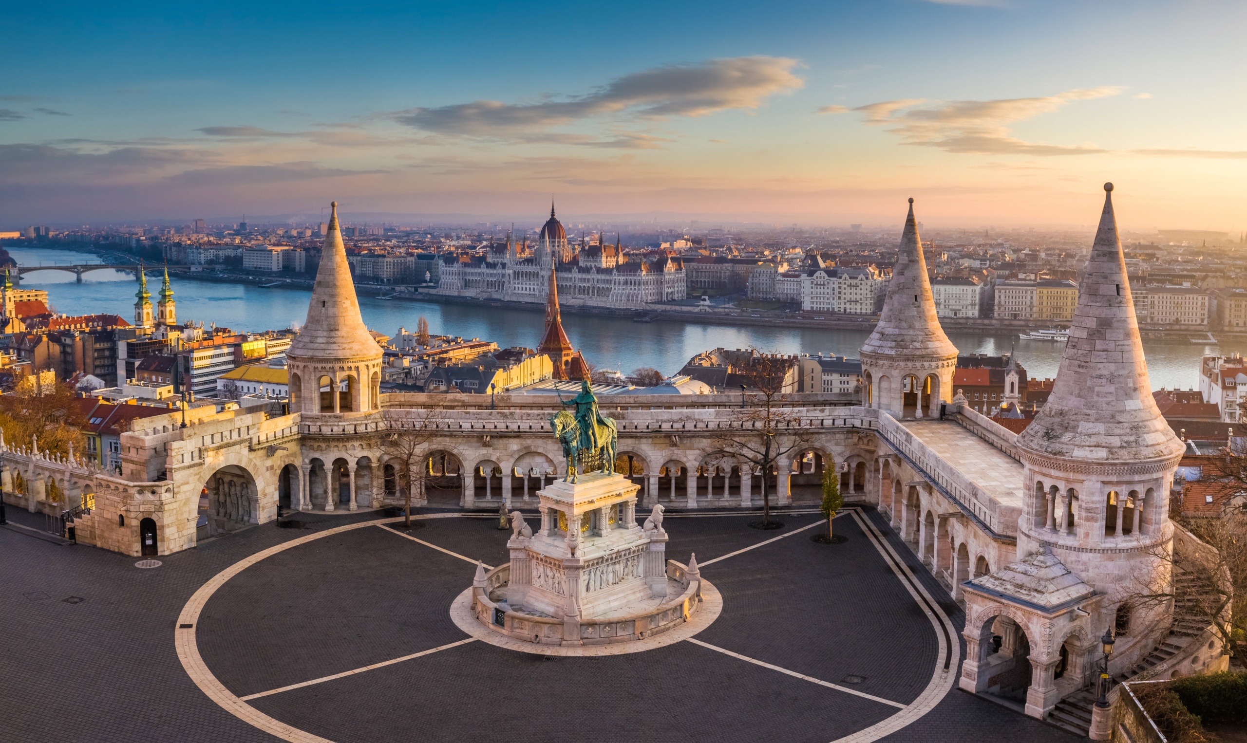 Miért egyre népszerűbbek a városi felfedezős játékok Budapesten?